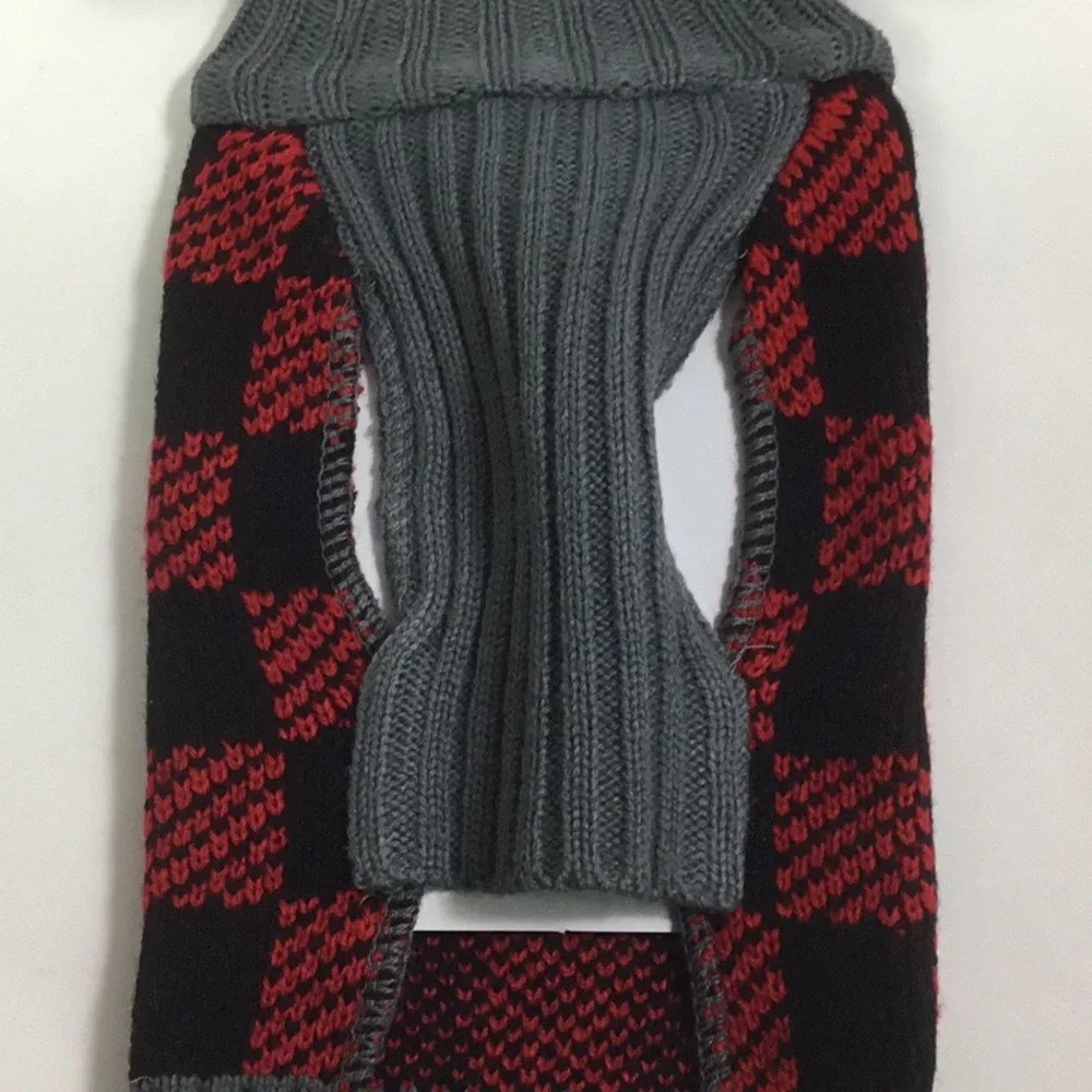 New Dog Sweater Size S Red Block D & G gray black pull over stretch see arm hole